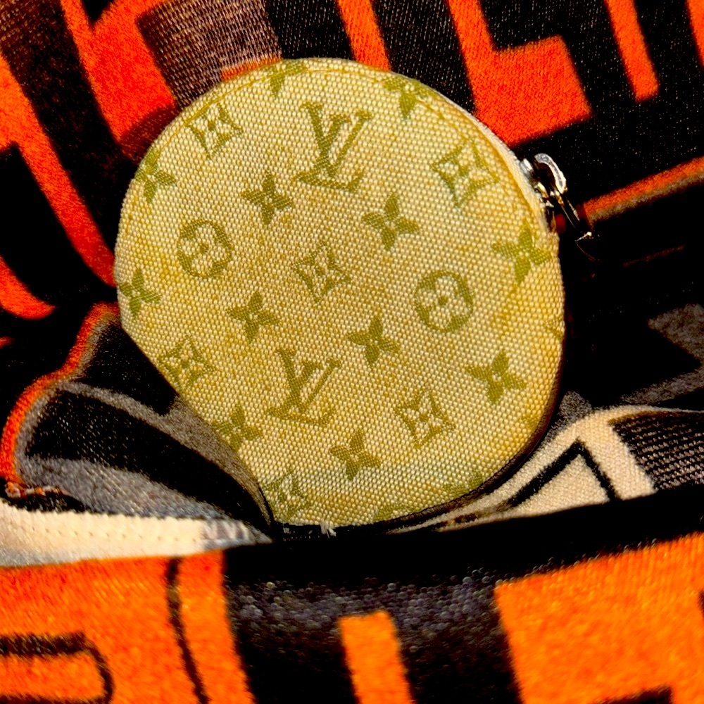 Louis Vuitton Vernis Butterfly Mini Lin Green Epi Leather Coin Pouch - Picture 2 of 7